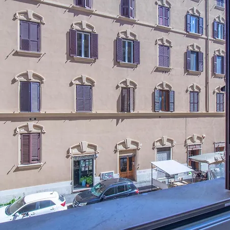 Lion Renting Termini Station