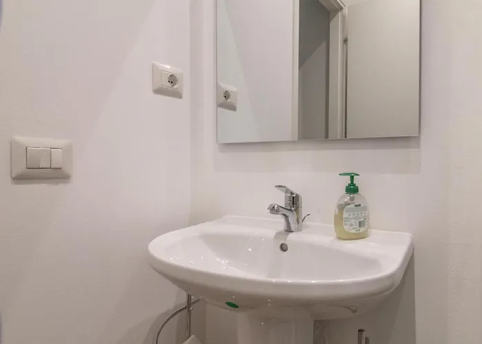 Lion Renting Termini Station 3*